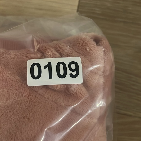 Athleta Girl Kids Size Large 12 Pink Sweatshirt Pullover Hoodie Plush Fleece - Picture 5 of 5